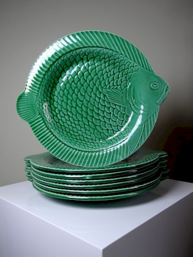 7 Assiettes plates anciennes poissons vert barbotine de Sarreguemines