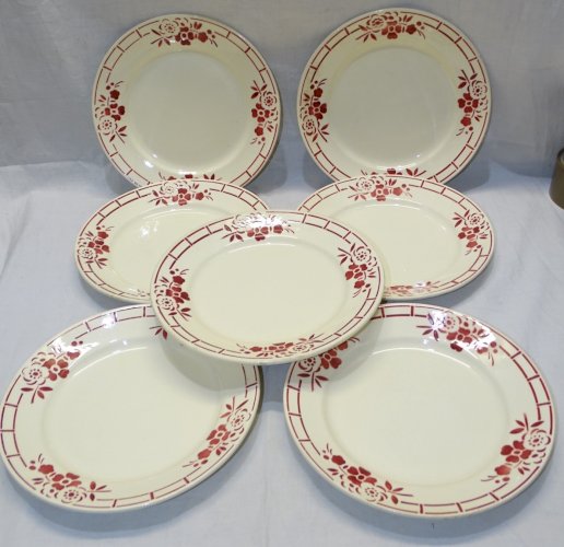 -7 ASSIETTES PLATES DEMI PORCELAINE BADONVILLER  FLEURS & MOTIFS ROUGES    D