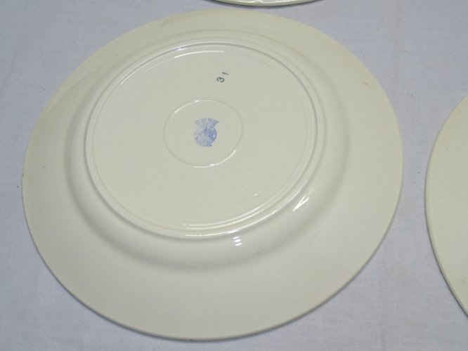 -7 ASSIETTES PLATES DEMI PORCELAINE BADONVILLER  FLEURS & MOTIFS ROUGES    D