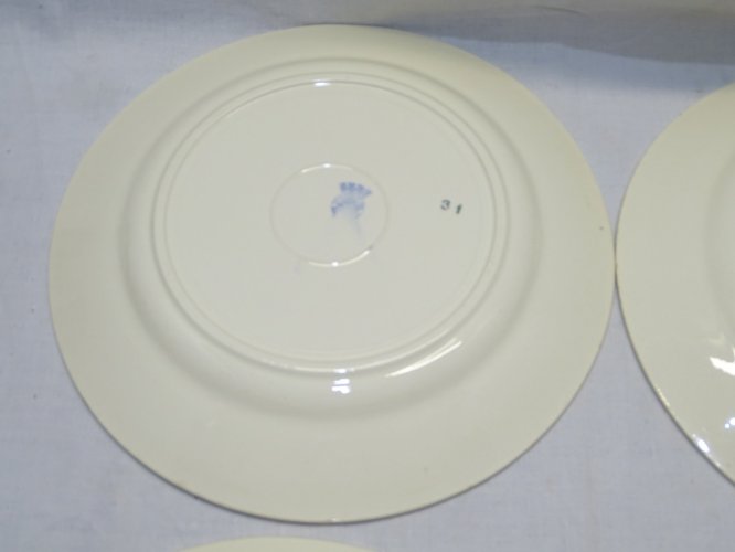 -7 ASSIETTES PLATES DEMI PORCELAINE BADONVILLER  FLEURS & MOTIFS ROUGES    D