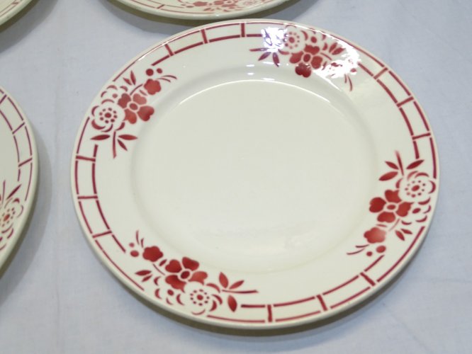 -7 ASSIETTES PLATES DEMI PORCELAINE BADONVILLER  FLEURS & MOTIFS ROUGES    D
