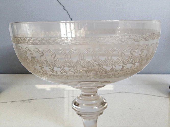 7 coupes à champagne en cristal