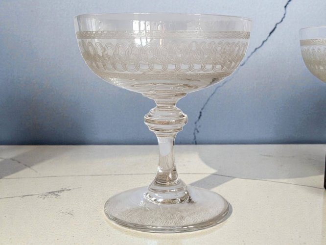 7 coupes à champagne en cristal