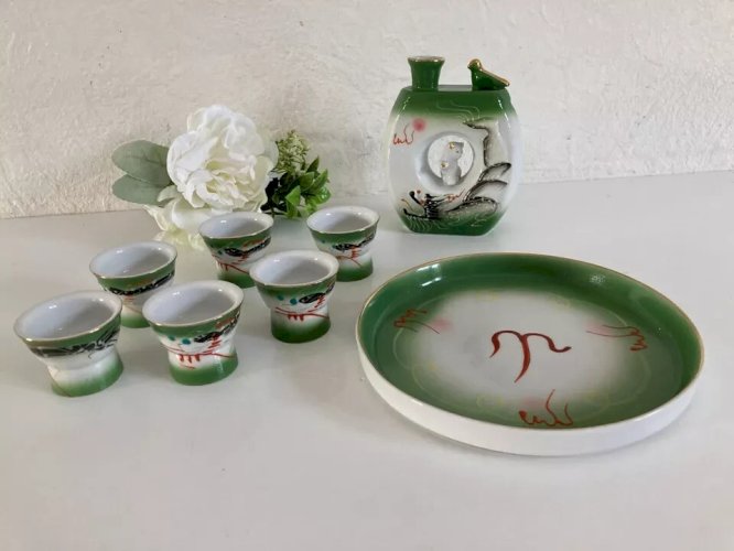 7 ⚜️ Ensemble Service à Saké 6 Verres Avec Flacon Érotique Chinois - Japonais