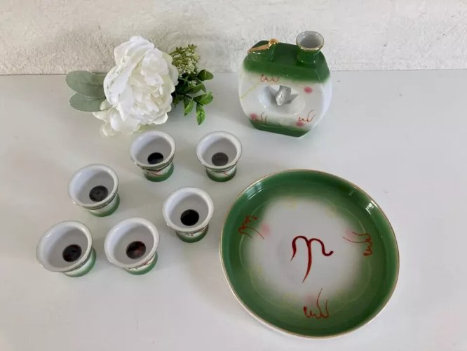 7 ⚜️ Ensemble Service à Saké 6 Verres Avec Flacon Érotique Chinois - Japonais