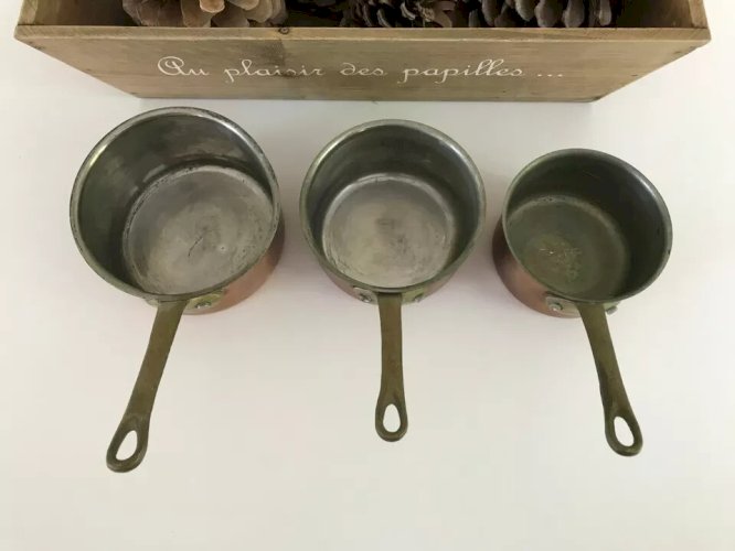 7 ⚜️ Lot de Trois Petites Casseroles En Cuivre Vintage