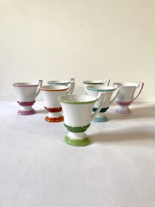 7 tasses à café en faïence de type brûlot