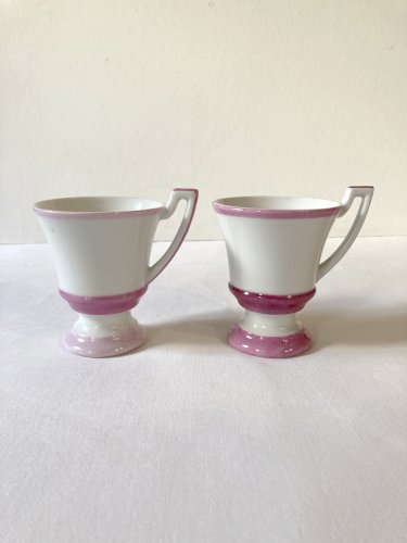 7 tasses à café en faïence de type brûlot