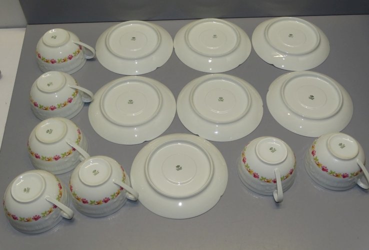 -7 TASSES  SOUCOUPES PORCELAINE de LIMOGES BELLES GUIRLANDES FLEURS COLLECTION D