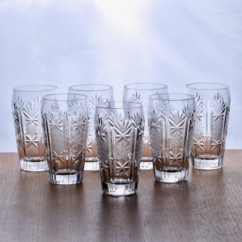 7 verres à longdrink anciens en cristal taillé