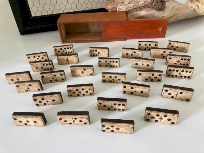 724⚜️ Ancien Jeu de Société 28 Dominos en Bois Vintage Authentique
