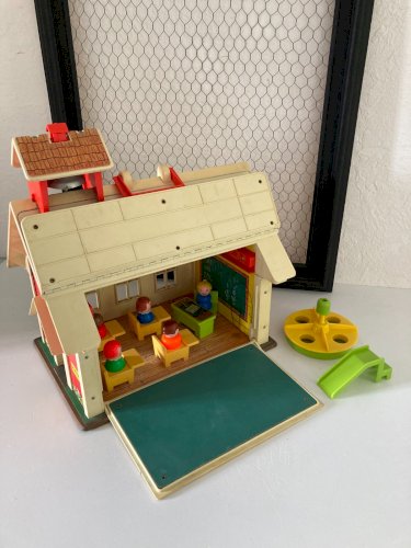 724⚜️ Ancien Jouet École Fisher Price 923 Play Family School et Clochette
