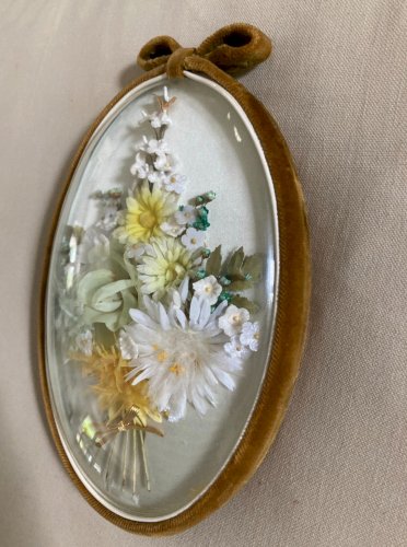 724⚜️Ancien Cadre Ovale Verre Bombé Fleurs Séchées. Tissu Galon Velours Vintage
