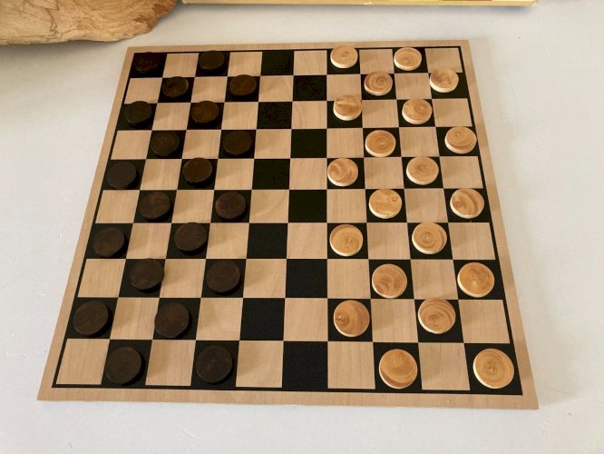 724⚜️Ancien Jeu De Société Jeu de Dames Pieces et Plateau en Bois Ducale Complet