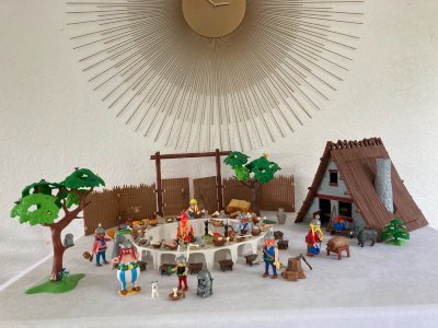 725⚜️Playmobil Asterix The Village Feast Asterix Ref 70931 + Original Box