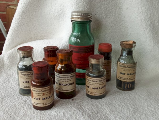 8 Ancien flacon Bouteille pharmacie  pharmacy apothecary Vert malachite Vesuvine