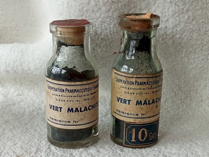 8 Ancien flacon Bouteille pharmacie  pharmacy apothecary Vert malachite Vesuvine