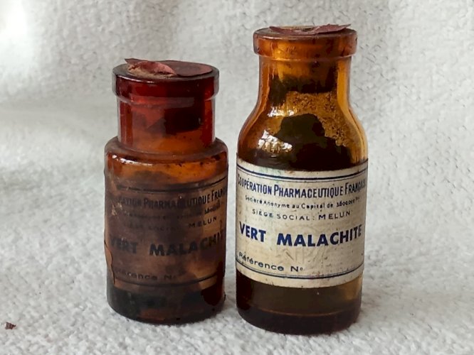 8 Ancien flacon Bouteille pharmacie  pharmacy apothecary Vert malachite Vesuvine