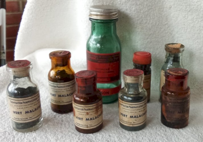 8 Ancien flacon Bouteille pharmacie  pharmacy apothecary Vert malachite Vesuvine