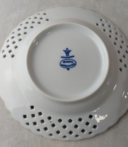 8 anciennes assiettes, décor Blue Onion / porcelaine Tchécoslovaquie / Czech