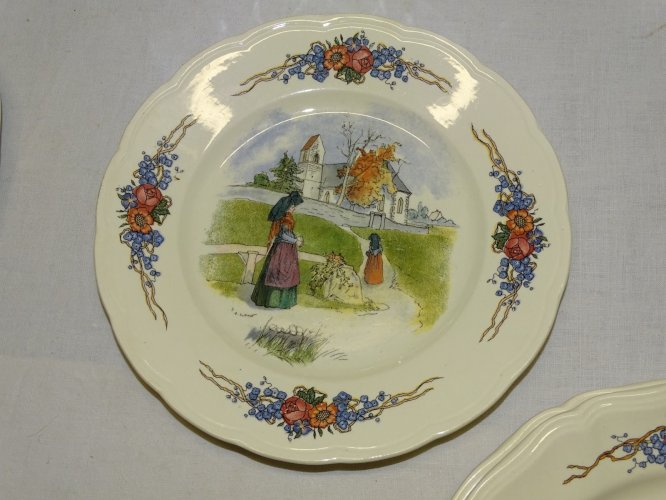 -8 ASSIETTES A DESSERT  CERAMIQUE SARREGUEMINES signées H.LOUX OBERNAI    D