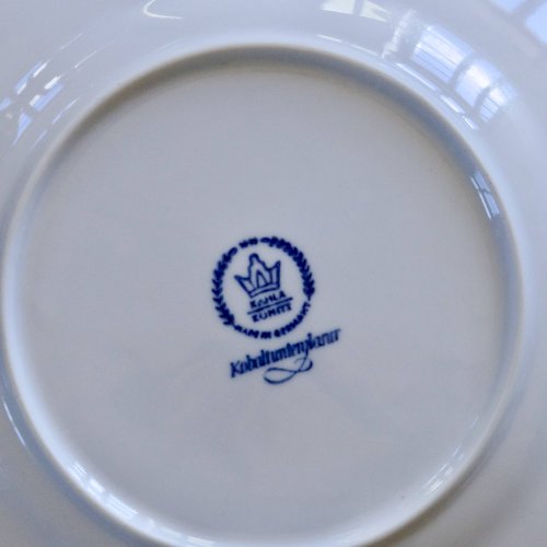 8 assiettes à dessert en porcelaine signées Kahla Germany cobalt