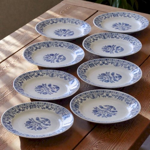 8 assiettes à dessert en porcelaine signées Kahla Germany cobalt