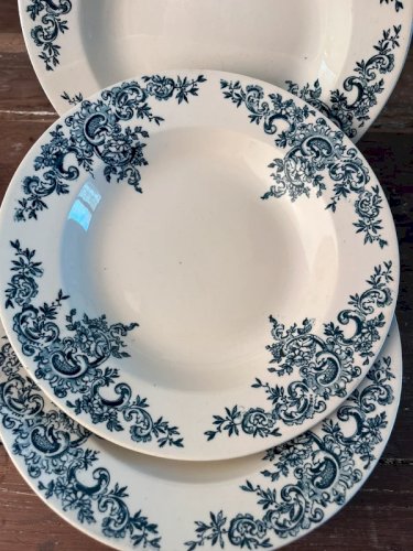 8 assiettes creuses Choisy le Roi Hyppolyte Boulenger modèle Louis XV