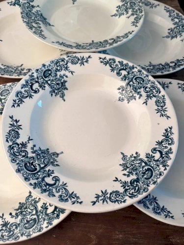8 assiettes creuses Choisy le Roi Hyppolyte Boulenger modèle Louis XV