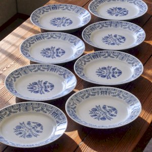 8 cobalt blue porcelain dinner plates signed Kahla Germany