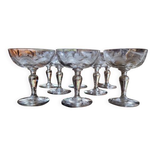 8 coupes à champagne en verre gravé Meisenthal, Art Déco
