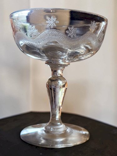 8 coupes à champagne en verre gravé Meisenthal, Art Déco