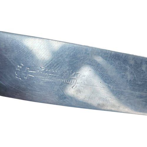 8 couteaux en bakélite