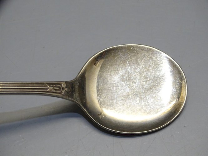 - 8 CUILLERES A GLACE METAL ARGENTE 2 Poinçons collection déco Table   D