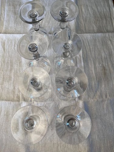 8 grands verres à pied anciens