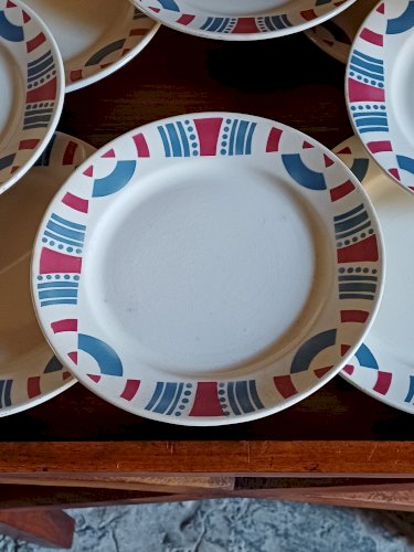 8 petites assiettes art déco de Badonviller 