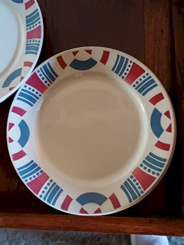 8 petites assiettes art déco de Badonviller 