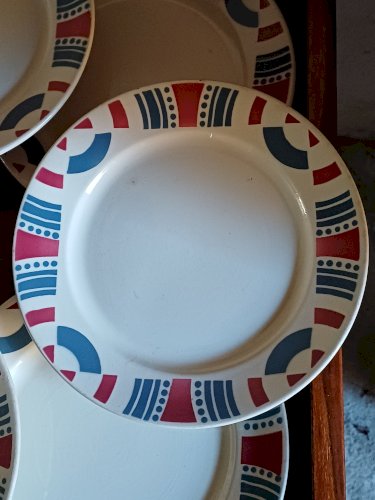 8 petites assiettes art déco de Badonviller 