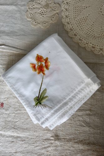 8 serviettes de table anciennes coton blanc - Brodées motif fleur orange