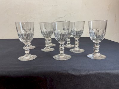 8 verre modèle style Gondole taille côtes plates, début XX