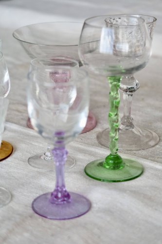 8 verres à liqueur dépareillés vintage en verre et cristal