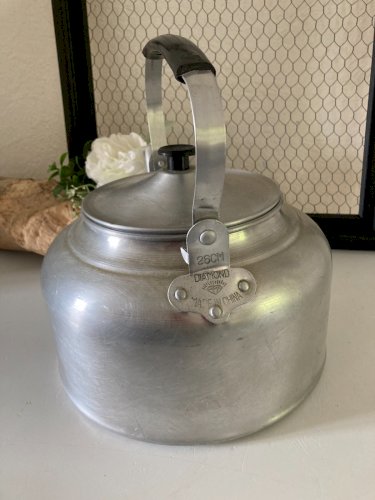 824⚜️ Ancienne Grande Bouilloire en Aluminium 26 Cm Diamond Vintage