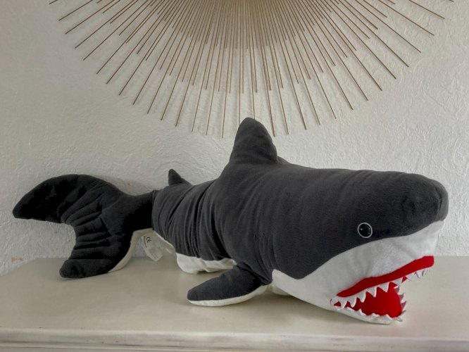 824⚜️ Très Grande Peluche Doudou Requin Longueur 90 Cm