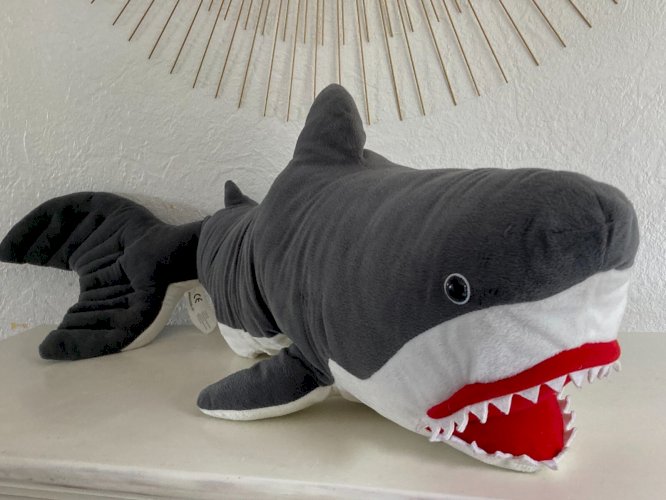 824⚜️ Très Grande Peluche Doudou Requin Longueur 90 Cm