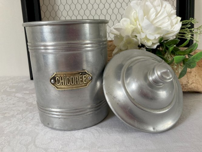825⚜️ Ancien Pot à Épices Chicorée Tournus Unis France en Aluminium Haut 20 Cm