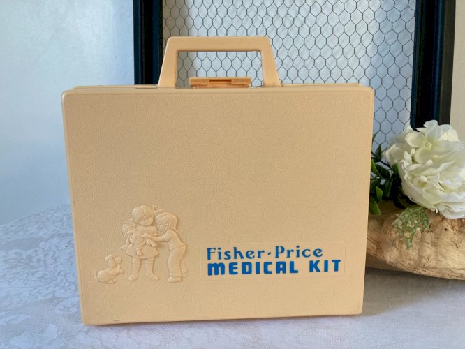 825⚜️ Ancienne Valise du Docteur Fisher Price Kit Medical Année 1977 Réf 936