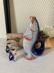 825⚜️ Japanese Sake Liqueur Service Carafe Decorated Fish Shape in Porcelain