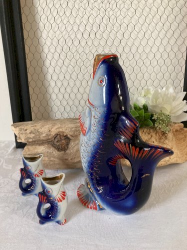 825⚜️ Carafe Service Saké Liqueur Japonais Décoré Forme de Poisson en Porcelaine