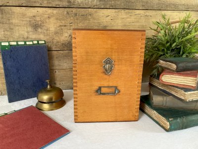 825⚜️ Vintage Wood Storage Box with Vintage Cards for Office Decor