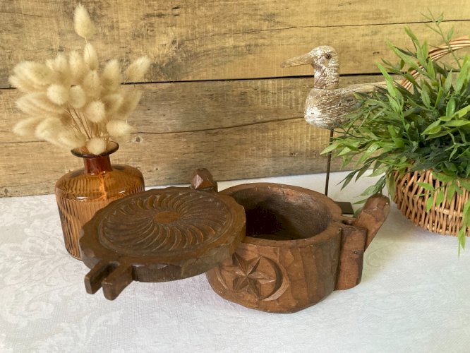 825⚜️ Décoration Ancienne Boite en Bois Sculptés Boite à Sel Vintage